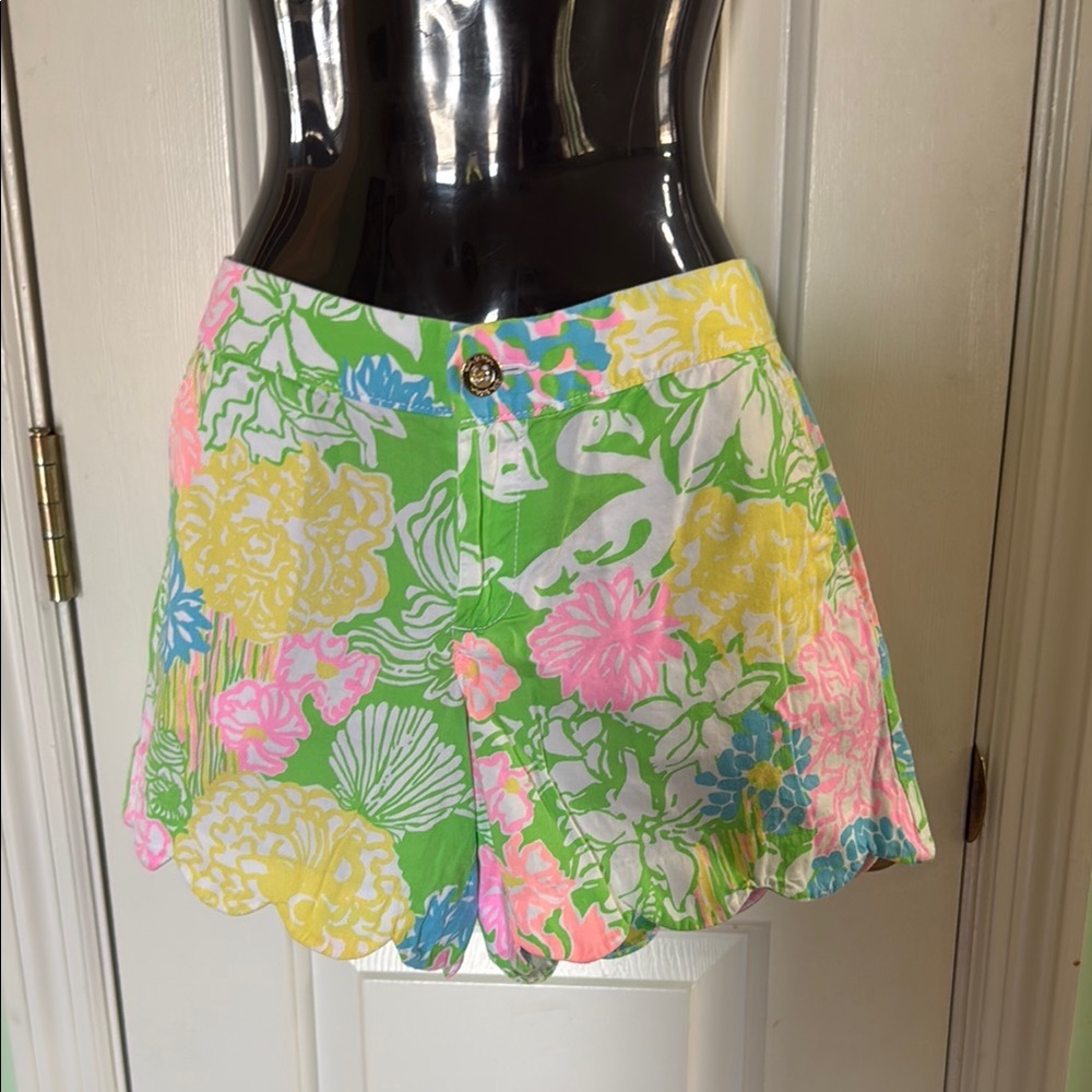 Lilly Pulitzer Buttercup Scalloped Hem 5" Shorts Bright Multicolor Florals Sz 4